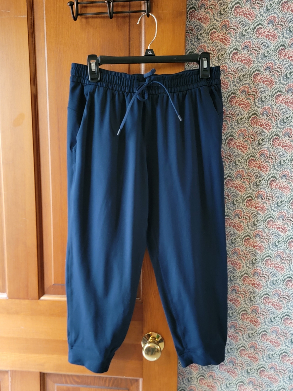 Lululemon Size 8 Stretch High-Rise Crop Pants True Navy Blue Jogger